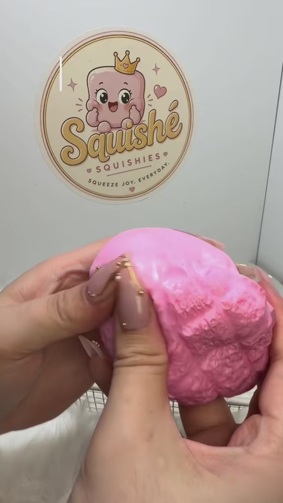 Pink Crunchy Pineapple Bun 🍍🩷